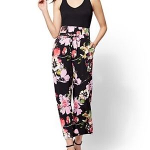 Newyork & Company floral wide leg paper bag pants